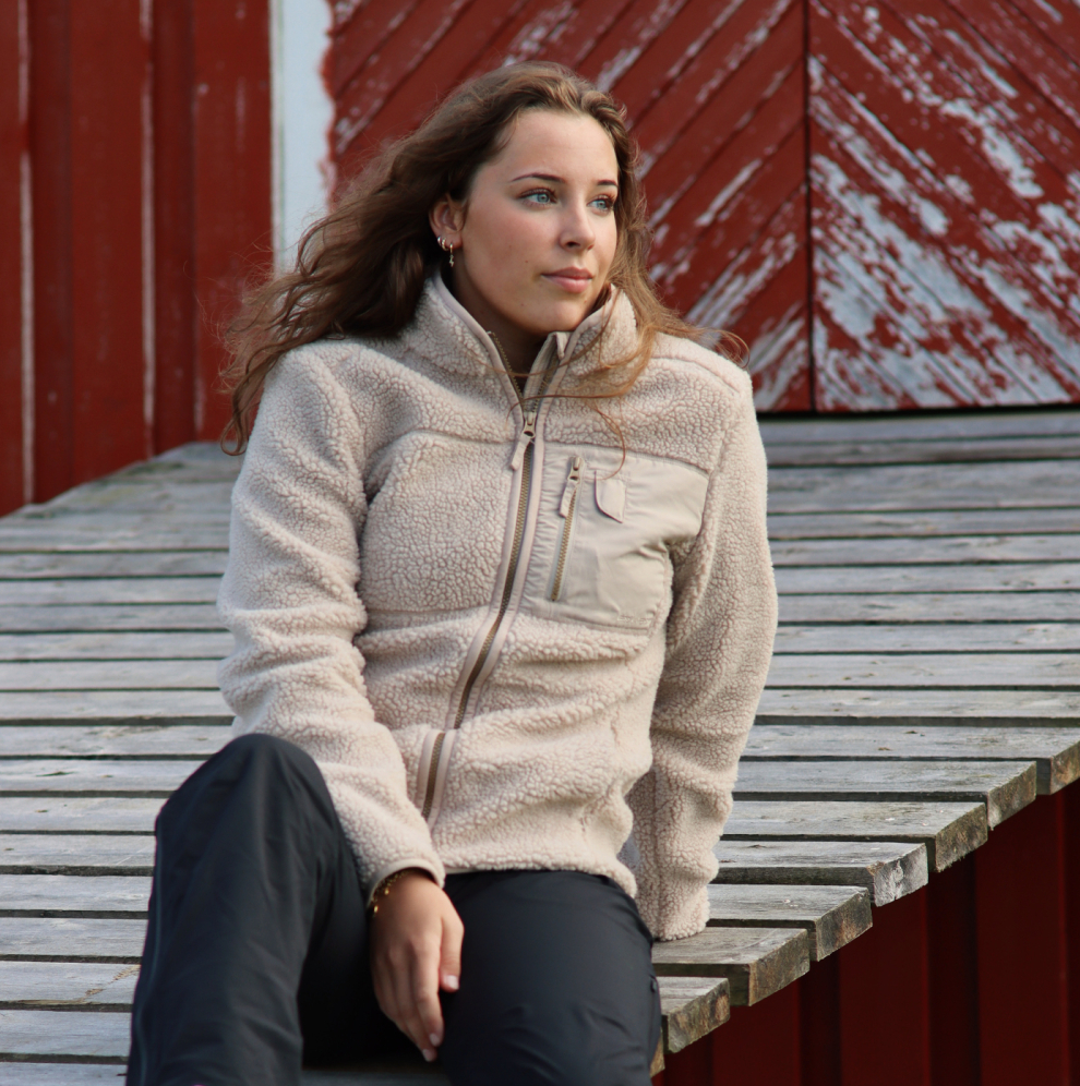Less Layers Relax Fleece Varmejakke Dame Beige