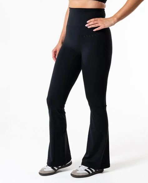 Clean Treningstights Flared Petite Svart